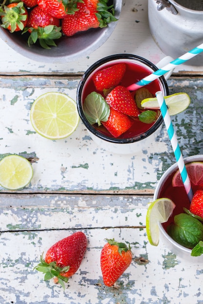 Aardbeilimonade in een glas