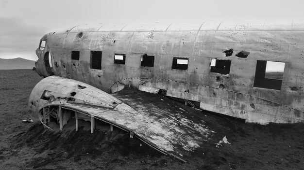 Foto aereo abbandonato sulla spiaggia