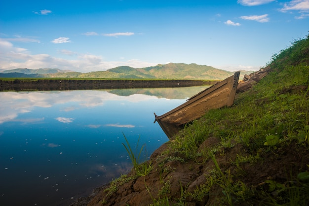 Abandoned boat in the lake