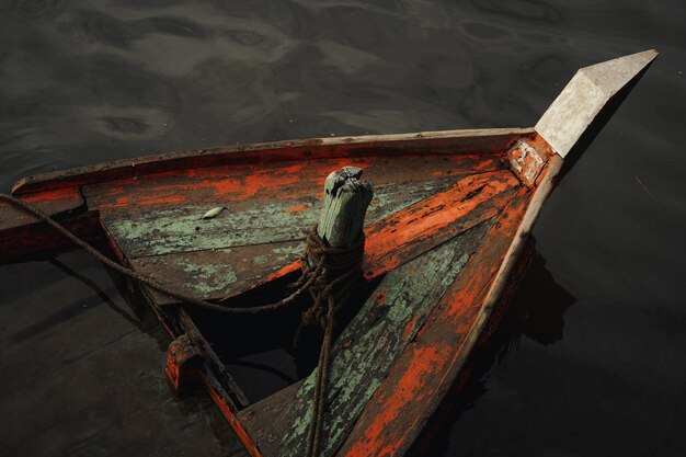 Photo abandoned boat