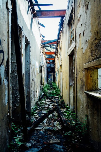 Foto edificio abbandonato