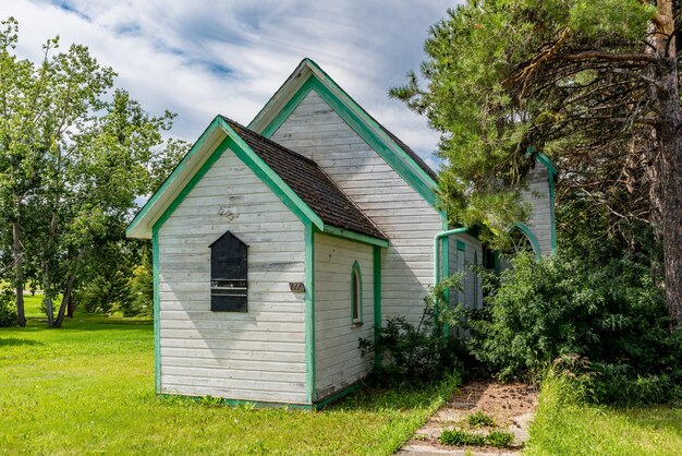 Заброшенная англиканская церковь Христа в Абернети, Саскачеван, Канада, построенная в 1886 году.