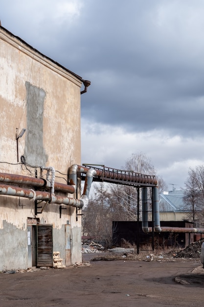 Фото Заброшенная промзона, склады, зимой