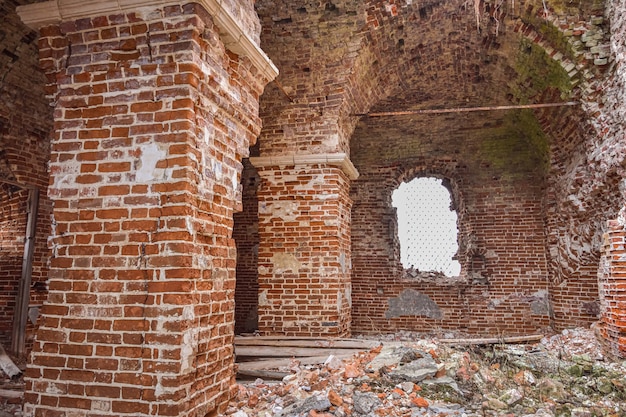 Chiesa del salvatore abbandonata a saltykovo