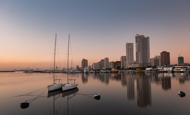 Photo abendrot beautiful sunset at manila bay