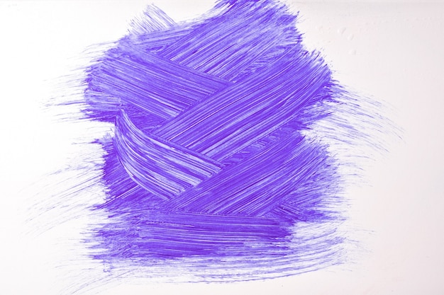 Foto colori viola e bianchi del fondo di arte astratta. dipinto ad acquerello su tela con pennellate viola e schizzi. opera in acrilico su carta con campione di lavanda. sfondo di trama.