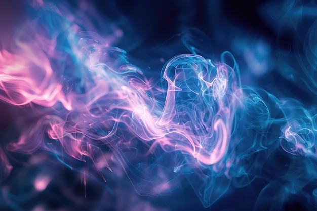 Абстрактный фон цветного дыма или газа в розовых и синих тонах на темном фоне