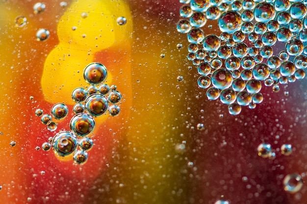 抽象的な背景。マクロ写真。油の泡。水の質感。