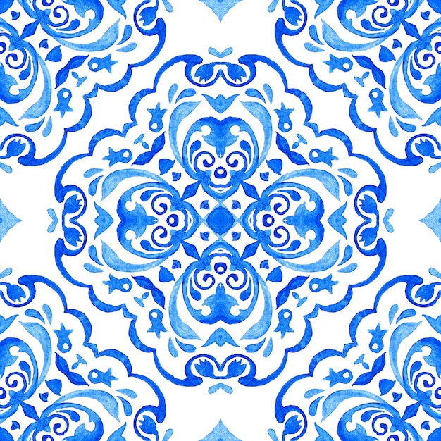 抽象的な青と白の手描きのタイルのシームレスな装飾用水彩絵の具のパターン。