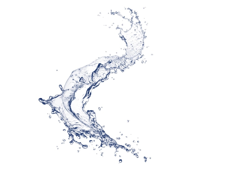Photo abstract clear water splash on white