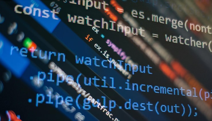 Foto abstract computerscript over big data en blockchain-database programmeercode voor softwareontwikkelaar mijnbouw cryptocurrency-procesprogramma op display pc met behulp van software