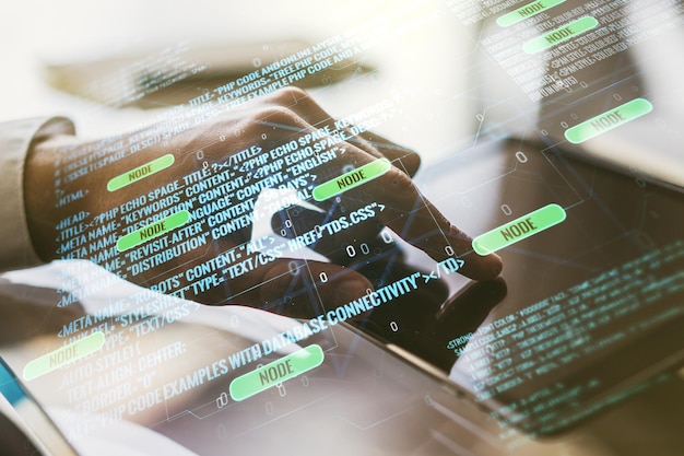Foto illustrazione di codifica creativa astratta con clic delle dita su un tablet digitale sullo sfondo concetto di sviluppo software multiesposizione