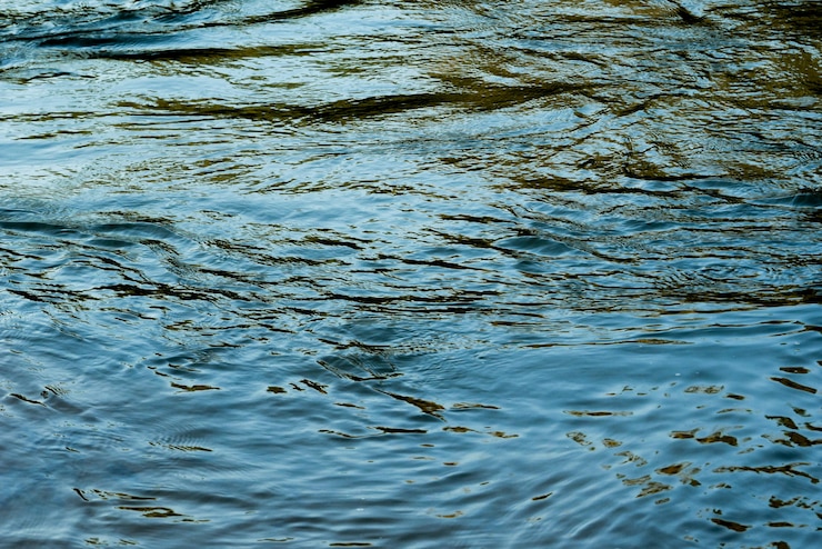 Photo abstract dark blue waterfall wave water background texture