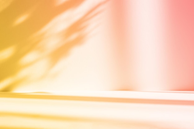 Абстрактный градиент оранжевый студийный фон для презентации продукта Пустая комната с тенями окна и цветов и пальмовых листьев 3d комната с копировальным пространством Летний концерт Размытый фон