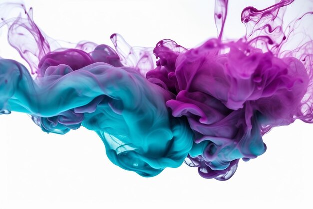 Фото Абстрактные чернила бирюзового и фиолетового цвета, растворяющиеся на белом фоне