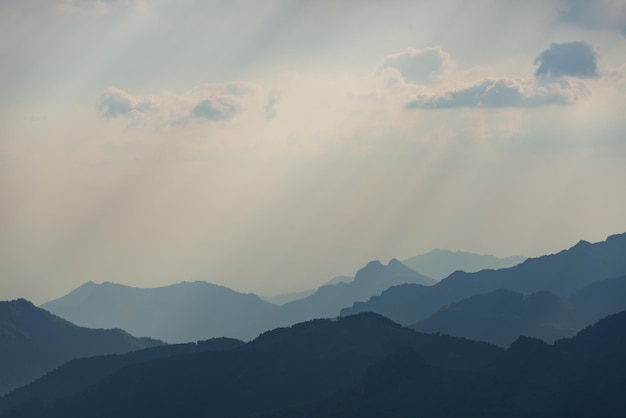 山の抽象的な風景