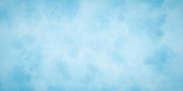 Абстрактно окрашенные светло-голубые облака акварельный фон Абстрактная красивая светло-голубая облачная концепция неба для шаблона дизайна
