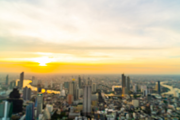 abstract vervagen Bangkok stadsgezicht in Thailand met avondrood