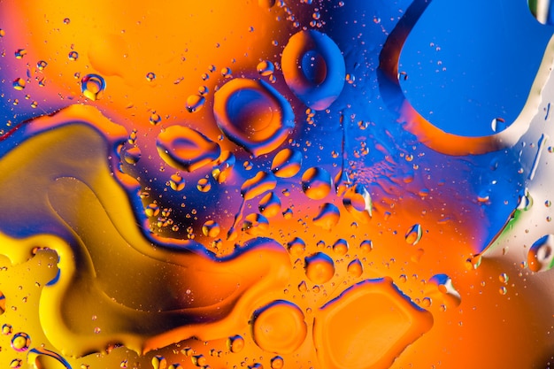 Abstracte achtergrond met kleurrijke verloopkleuren. Oliedalingen in beeld van het water het abstracte psychedelische patroon.