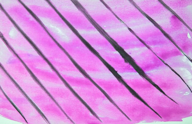 Abstracte aquarel roze achtergrond met zwarte diagonale lijnen