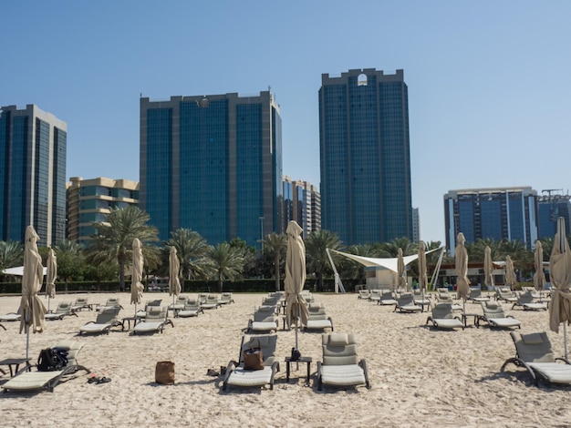 Foto la spiaggia di abu dhabi