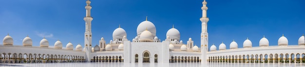 Abu Dhabi Grand Mosque Iconic Landmark and Architectural Marvel of UAE