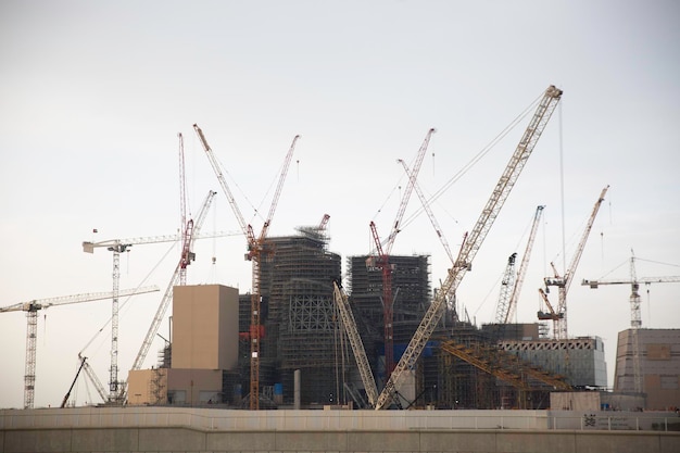 Абу-Даби, ОАЭ, 18 марта 2024 года Новая строительная площадка в Абу-Дабии