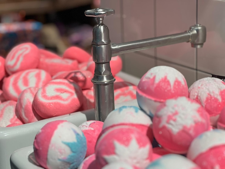 Photo abundance of bath bombs