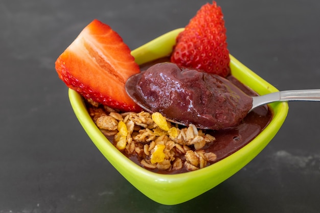 Acai with granola and living