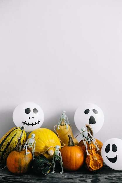 Accessories of decorations happy halloween day background
concept