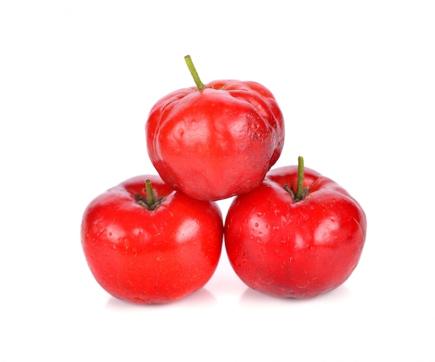 Acerola fruit geïsoleerd