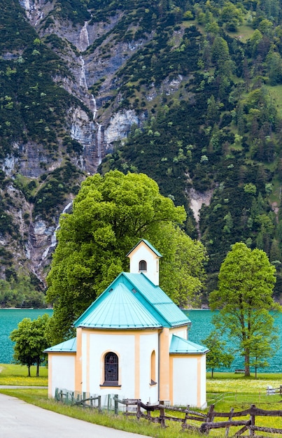 Летний пейзаж и церковь Ахензее (Ахенское озеро) (Австрия)