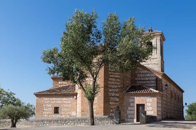 Achteraanzicht van de kerk van San Juan Bautista in Hita Guadalajara, Spanje