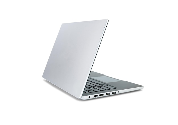 Foto achteraanzicht van moderne slanke ontwerp laptop, aluminium materiaal geïsoleerd op een witte achtergrond. sjabloon laptop bespotten. bestand bevat met uitknippad zo gemakkelijk om te werken.