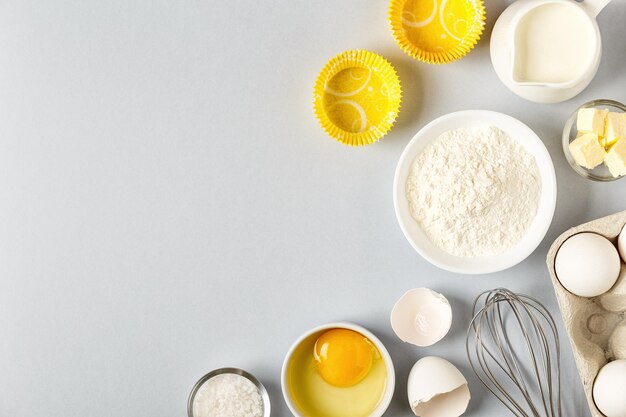 Achtergrond met ingrediënten voor koken, bakken, plat leggen, bovenaanzicht.