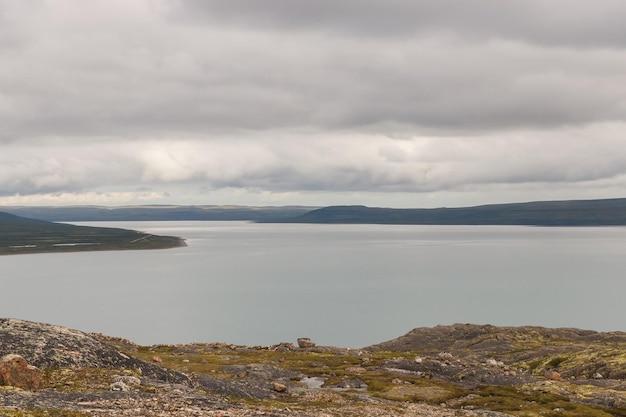 Achtergrond van de omgeving van de Barentszzee musta tunturi