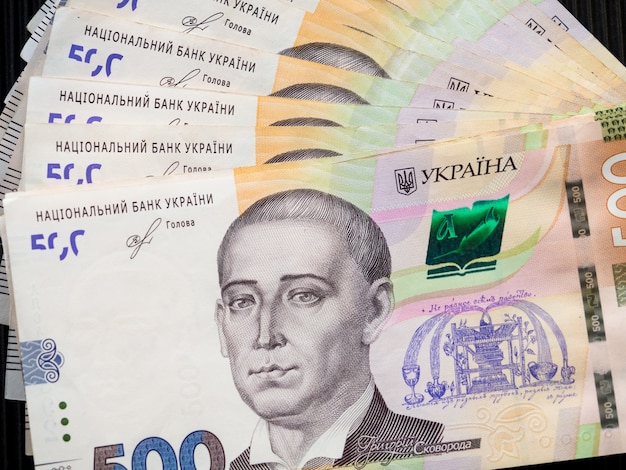 Foto achtergrond van de vijfhonderd hryvnia-bankbiljetten