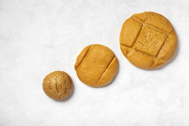 Achtergrond van diverse soorten brood van bovenaf Bakkerijvoedsel Gezond voedselconcept plat leggen