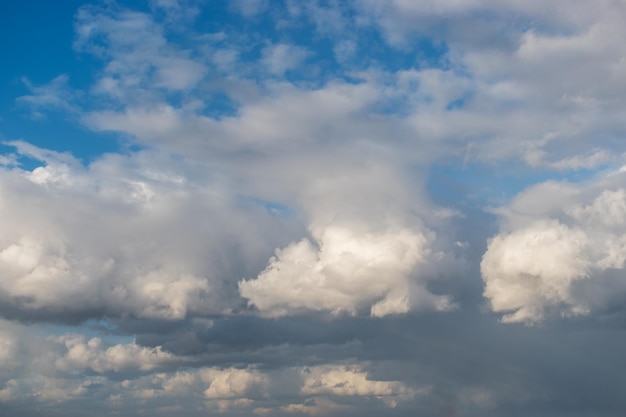 Achtergrond van donkere wolken voor een onweersbui