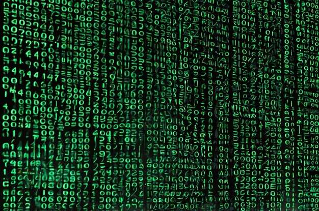 Achtergrond voor binaire programmering met groene matrixcode