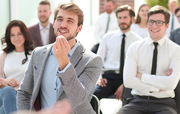 Achtergrondafbeelding seminar in de vergaderruimte van het bedrijf