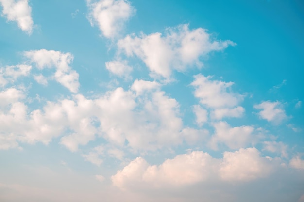 Achtergrondwolk zomer Wolk zomer Hemelwolk filmisch Natuurlijke lucht mooi en filmisch zonsondergang textuur achtergrond