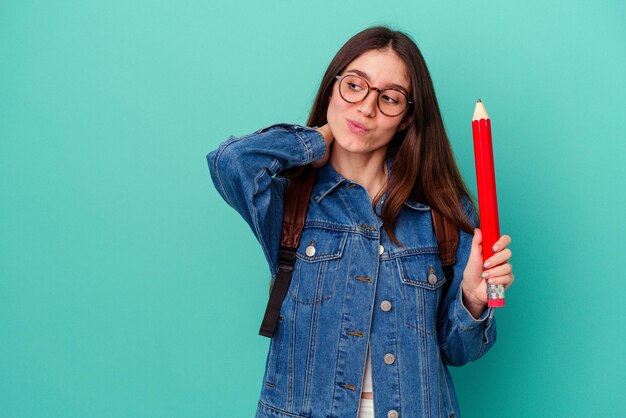 Achterhoofd aanraken, nadenken en een keuze maken