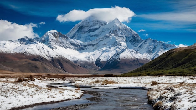 Adembenemend uitzicht op de prachtige met sneeuw bedekte Ausangate berg in Peru