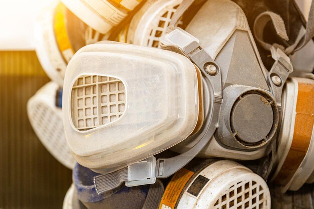 Ademhalingsbeschermingsmiddelen vuile bouwmaskers na stoffig werk