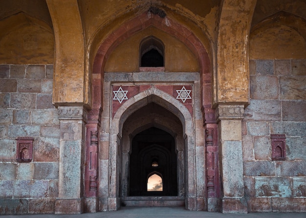 Foto la tomba di adham khan a delhi, in india