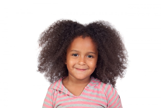 Adorabile ragazza con acconciatura afro