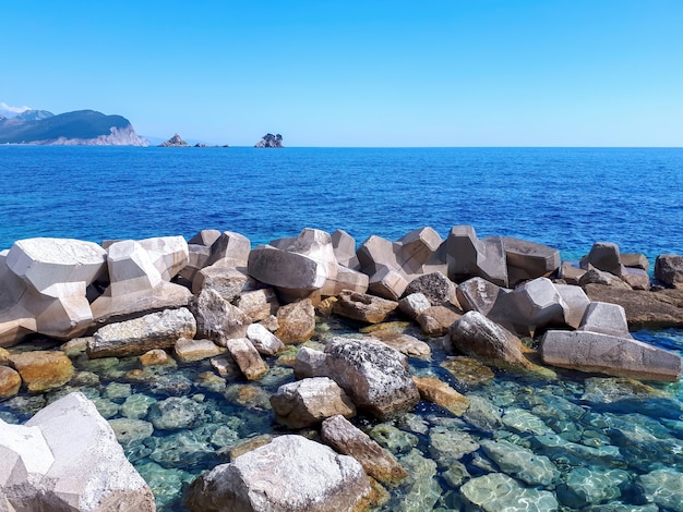 Costa del mare adriatico a petrovac, montenegro