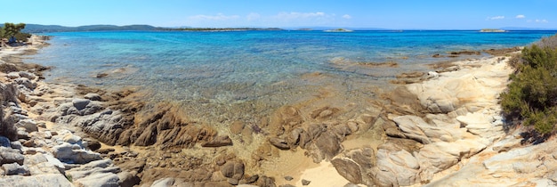 에게 해 해안 풍경, 카리디 해변(Chalkidiki, Sithonia, 그리스) 근처의 전망. 세 샷 스티치 파노라마.