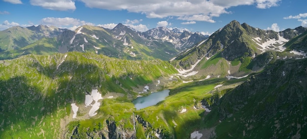 写真 空中の美しい夏のパノラマ風景